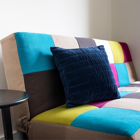 Appartement Entire luxurious flat sleeps 4 to 5 person à Londres Extérieur photo